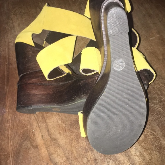 DvF Opal Crisscross Wedge Sandals - Picture 8 of 8